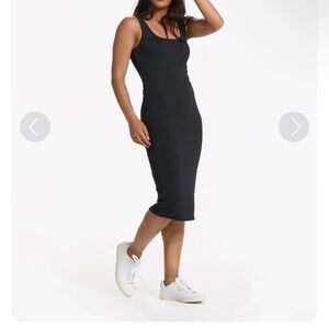 Vuori Halo Essential Dress